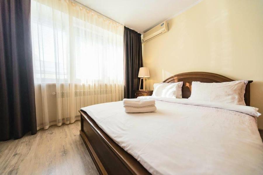 1 Room 65M2 Center Of Obolon Near River Side. Kiev Eksteriør bilde