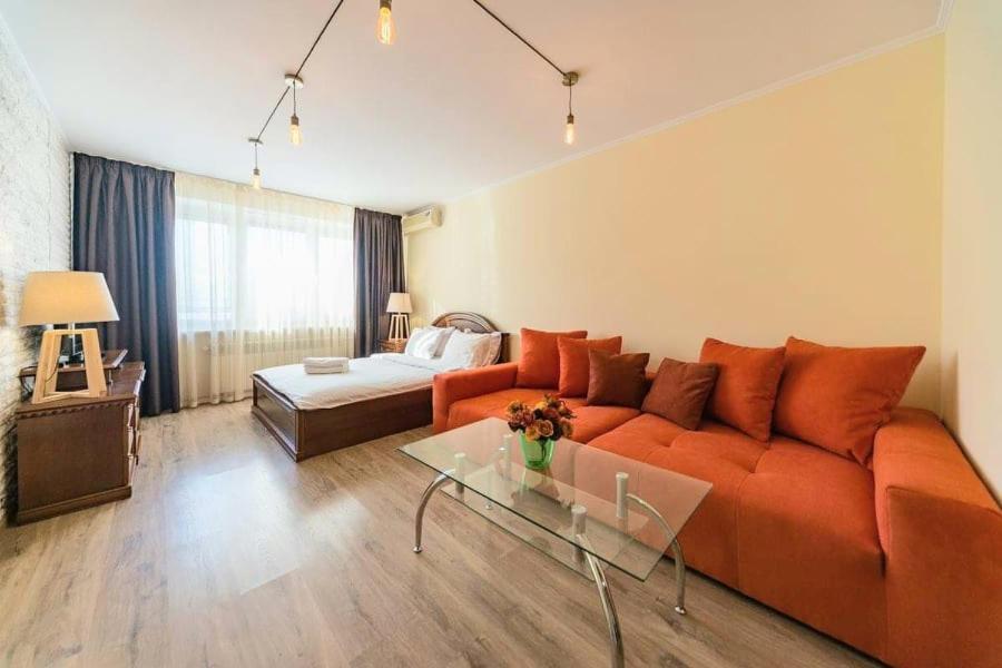 1 Room 65M2 Center Of Obolon Near River Side. Kiev Eksteriør bilde